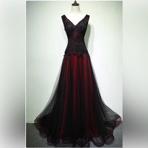 Prom dress-V-Neck Black and Red Evening Gown with Tulle overlay
